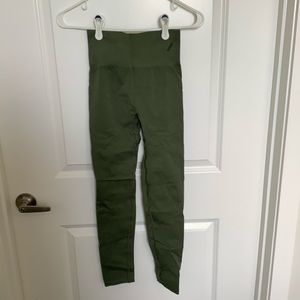 tala four leaf clover zinnia leggings